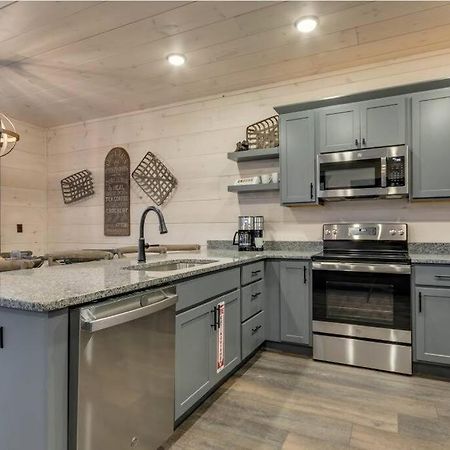 Blue Moon Ridge: Brand New Cabin! 5 Bedrooms, Pool/Hot Tub, Theatre Pigeon Forge Exterior foto